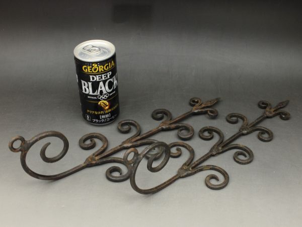 D270 インド製 アイアンフック 2本 唐草 ウォールフック 鉄製 壁掛 金具 蔵出し 古玩 珍宝拍卖