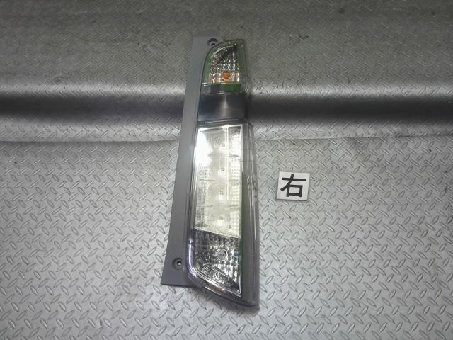 ホンダ(Honda)※同梱不可※N-WGN JH1 右テールランプ 品番 33500-T6G-N01 クリアレンズ LED拍卖