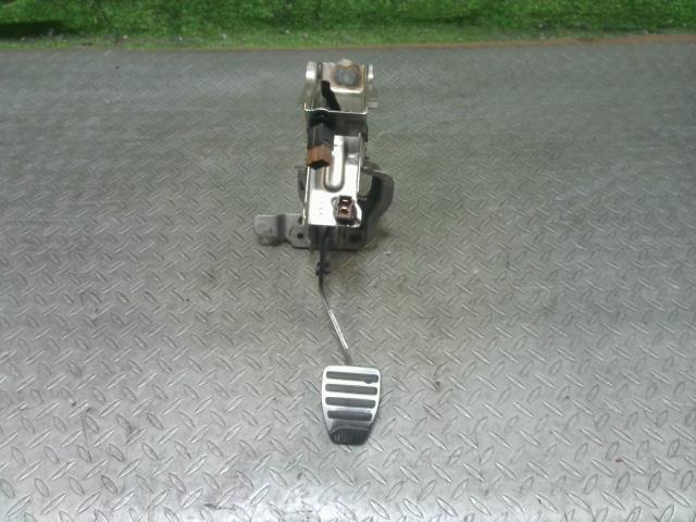 日産(NISSAN)※同梱不可※マーチ K13 ペダル 品番 46503-1HS1B ニスモ 動作OK クラッチ ワイヤー式拍卖