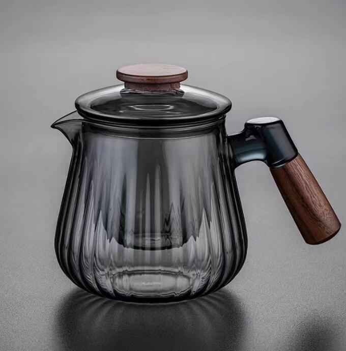 新入荷手作り耐熱ガラス 急須 ティーポットガラス 茶こし付きガラスポット 紅茶ポット花茶工芸茶直火可クルミ材 木製持ち手 一人暮らし拍卖
