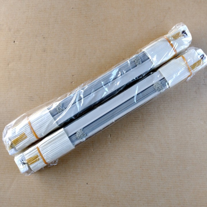 【訳あり】 ニチベイ アルミブラインド 4個 セット 白 572×1,241mm 左右セット×2 ★ 内蔵窓用(?) ブラインドカーテン 横型拍卖