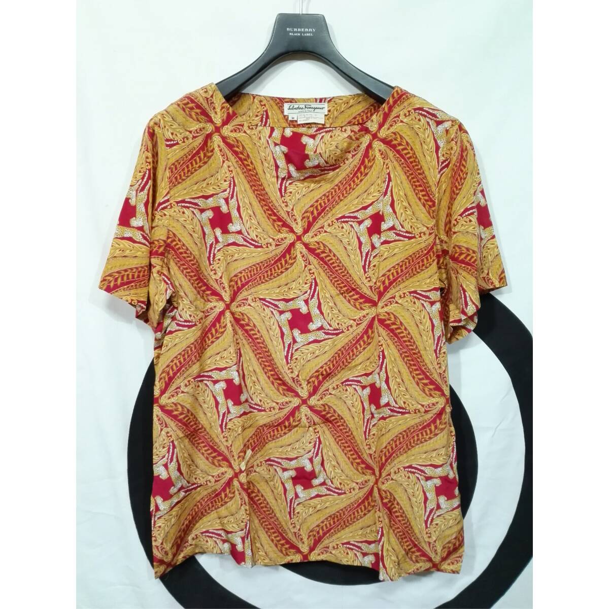 Salvatore Ferragamo サルバトーレフェラガモ スカーフ柄 Tシャツ カットソー M シルク100% イタリア製 ヴィンテージ 《美品》拍卖