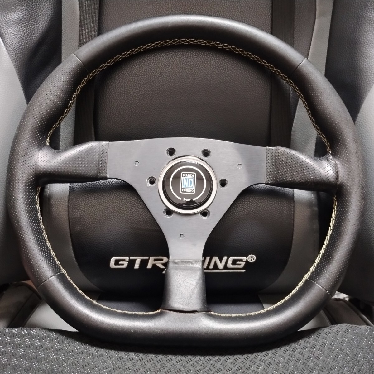 即決 正規品 OZレーシング D型ステアリング φ35 MOMO ナルディ 送料無料拍卖