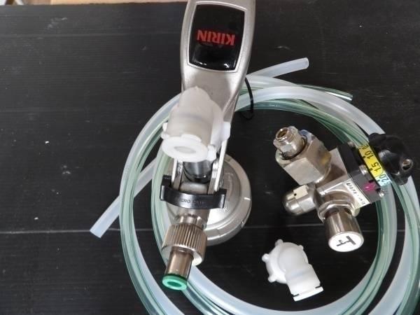 キリンビールヘッド 減圧弁3,5k ビールホース 継手 ガスホースセット。 ビールサーバー本体があればこのセットで使用可能です拍卖