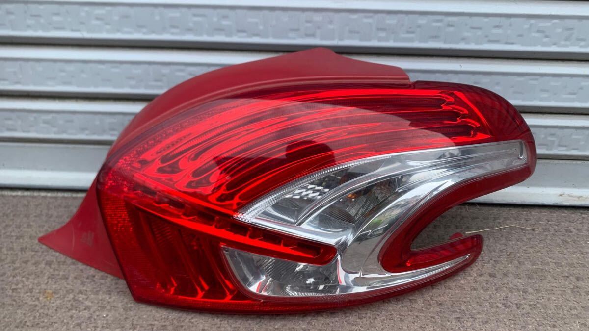 A9HM01美しいH27プジョーテールライトA9HM01純正テールライト右ビステオン右運転席側拍卖