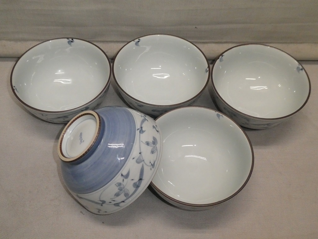 ●有田焼 窯 銘在 丼 唐草 麺鉢 5客セット 多用丼 深鉢 うどん 蕎麦 どんぶり 和食器●拍卖