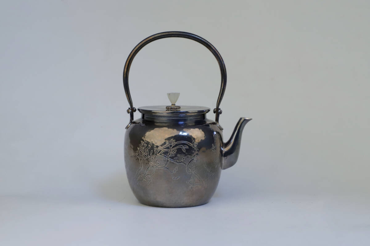 時代 純銀製 中川浄益造 梅蘭竹菊彫 玉摘 湯沸 工芸品 古美術品 銀瓶 煎茶道具拍卖