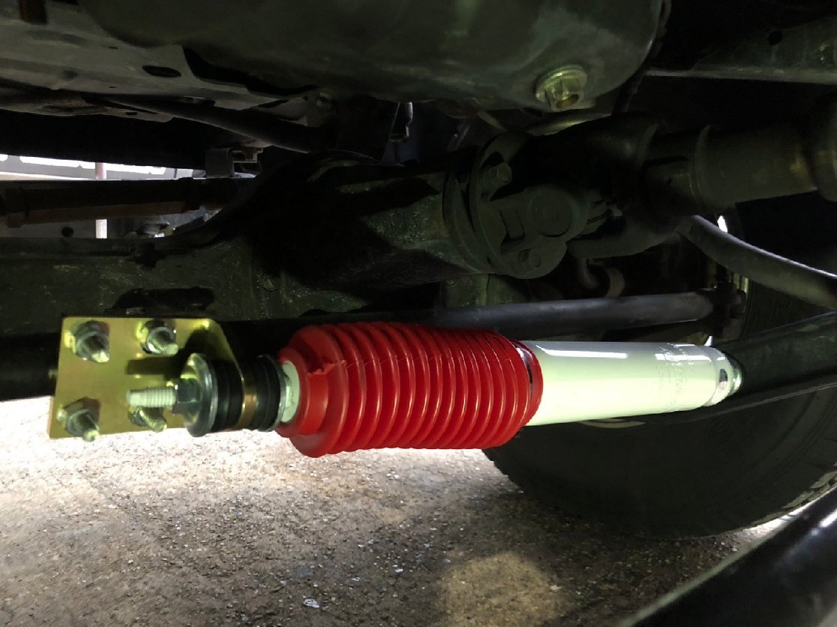 #送料無料 ランクルプラド 78系 ステアリングダンパー拍卖