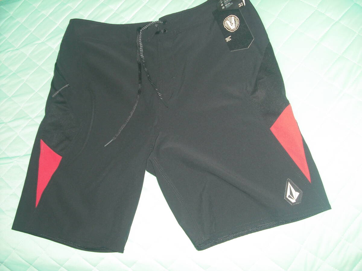 未使用品 VOLCOM ボルコム サーフパンツ サイズ32 黒 MOD-TECH 送料無料♪拍卖
