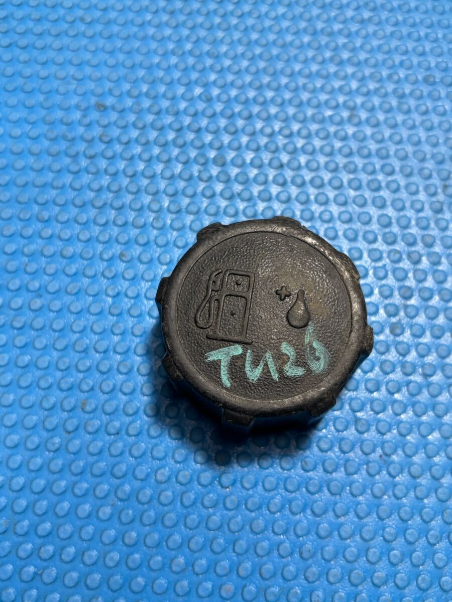 送料600円 草刈機 刈払機 部品 燃料タンクの蓋 フタ キャップ 三菱TU26 拍卖