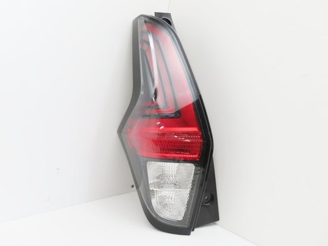 【即決有】 日産 デイズ ハイウェイスター B44W 純正 左 テールランプ テールライト ICHIKOH D231 (n009457)拍卖