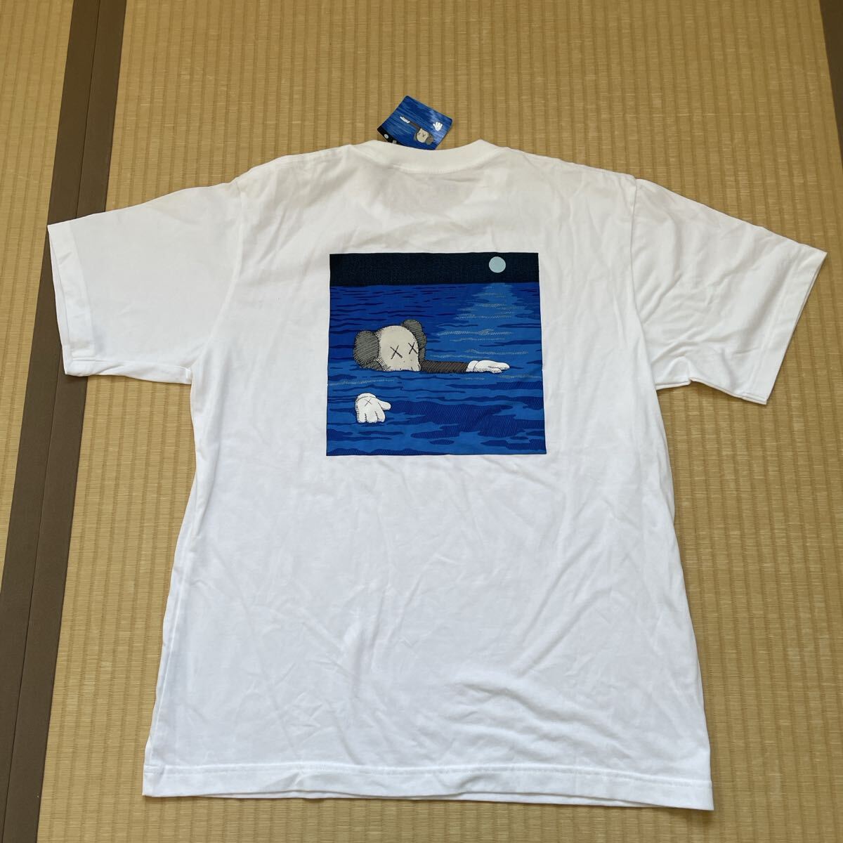 カウズ Tシャツ kaws 半袖Tシャツ KAWS ユニクロ UT コラボTシャツ UNIQLO uniqlo Kaws グラフィックTシャツ拍卖