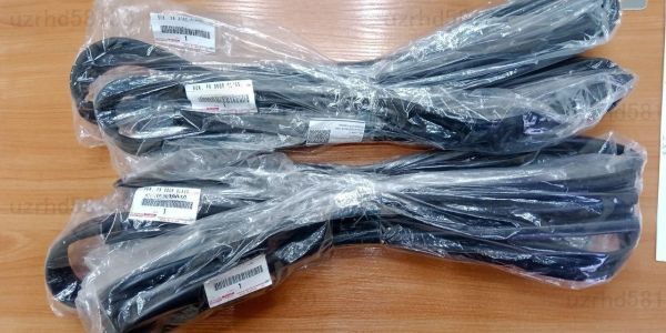 トヨタ純正 80ランクル FZJ80,HDJ81,HZJ81 ドア ガラスラン1台分セット モール ランドクルーザー TOYOTA拍卖