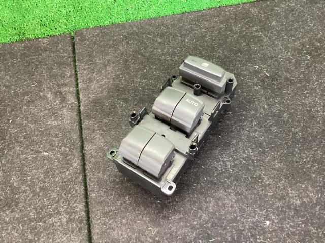 フィット 6AA-GR3 パワーウインドウスイッチ E:HEVホーム NH830M 35750-TZA-J01拍卖