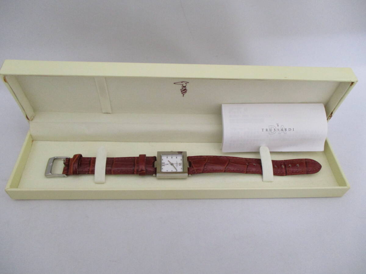 稼働品 TRUSSARDI トラサルディ TRD-6027 クォーツ 3針 スクエア レディース 腕時計 箱付き 【7845】拍卖