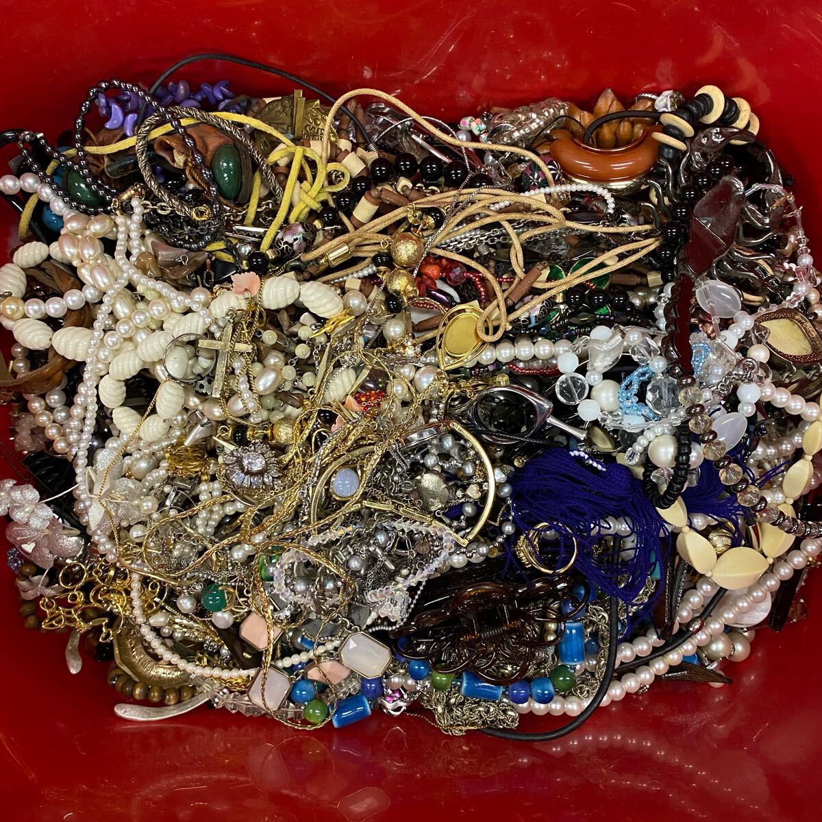 ◇【売り切り】アクセサリー大量!総重量約11kgオーバー ネックレス ブローチ イヤリング カフス タイピン 指輪 イミテーション 拍卖