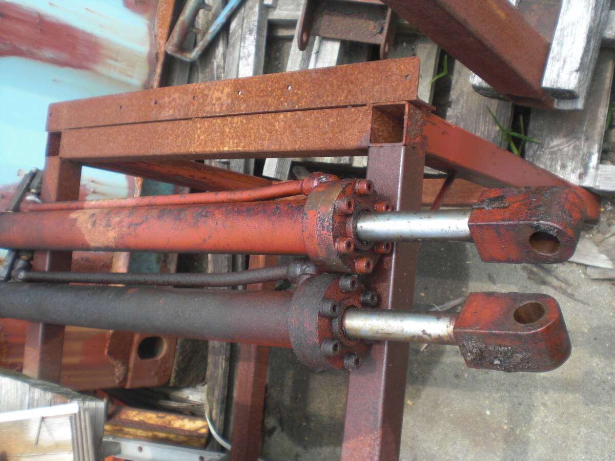 油圧シリンダー 2本組 農機具 薪割り機 重機 動作未確認のためジャンク扱いで拍卖