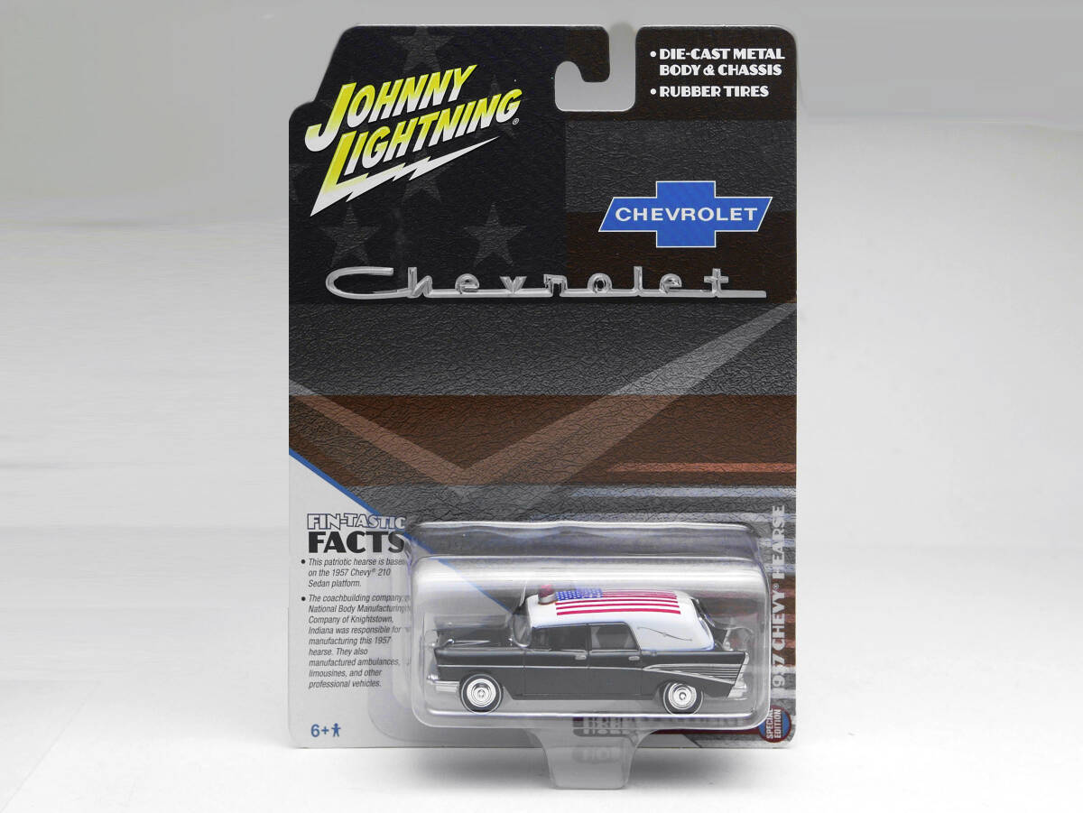 1/64 JohnnyLightning シボレー 霊柩車 黒/白屋根 1957 Fin-tastic Facts JLSP144拍卖