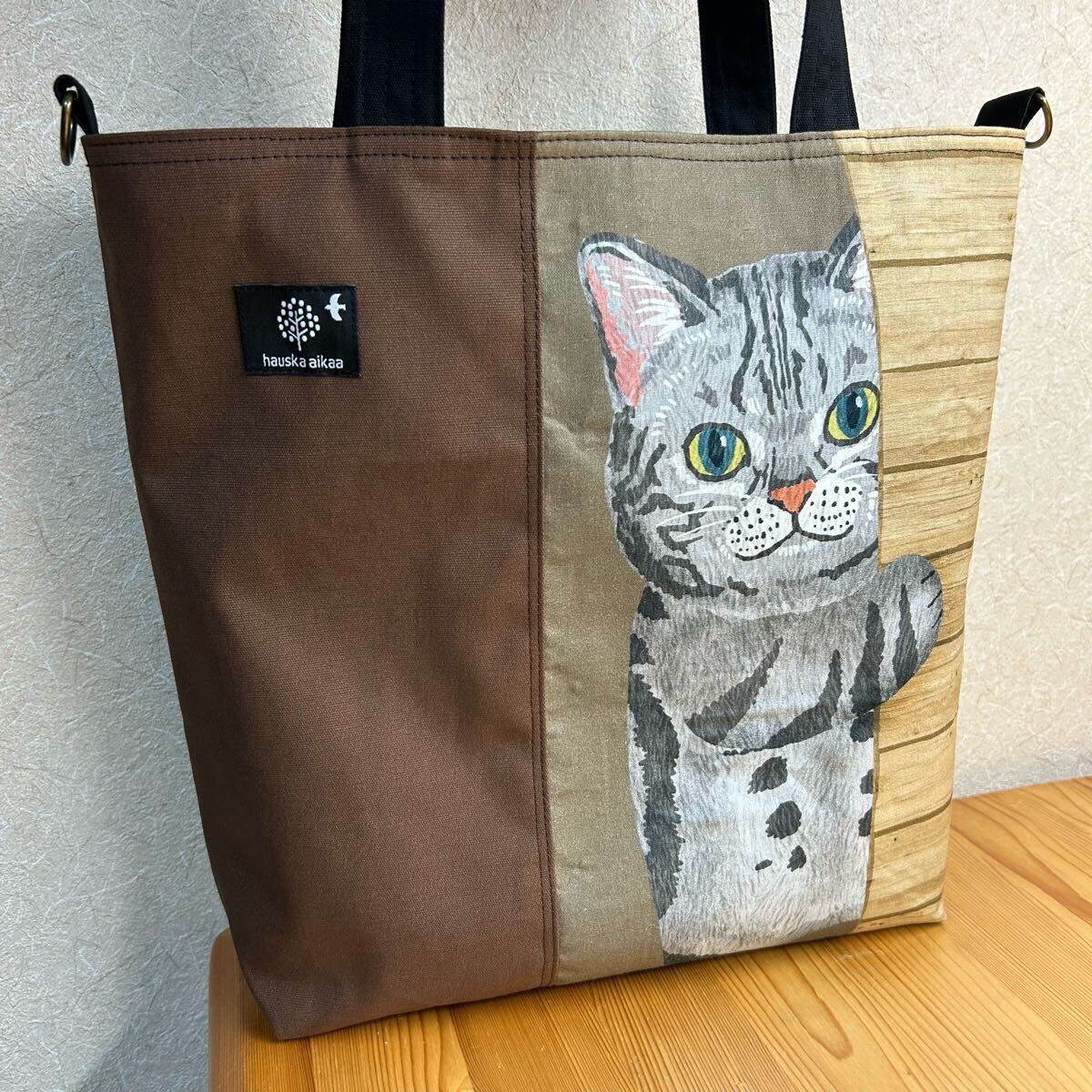 ひょっこり グレー 猫 角マチ ネコ ねこ トートバッグ hand made ハンドメイド ショルダー 斜め掛け用Dカン付き拍卖