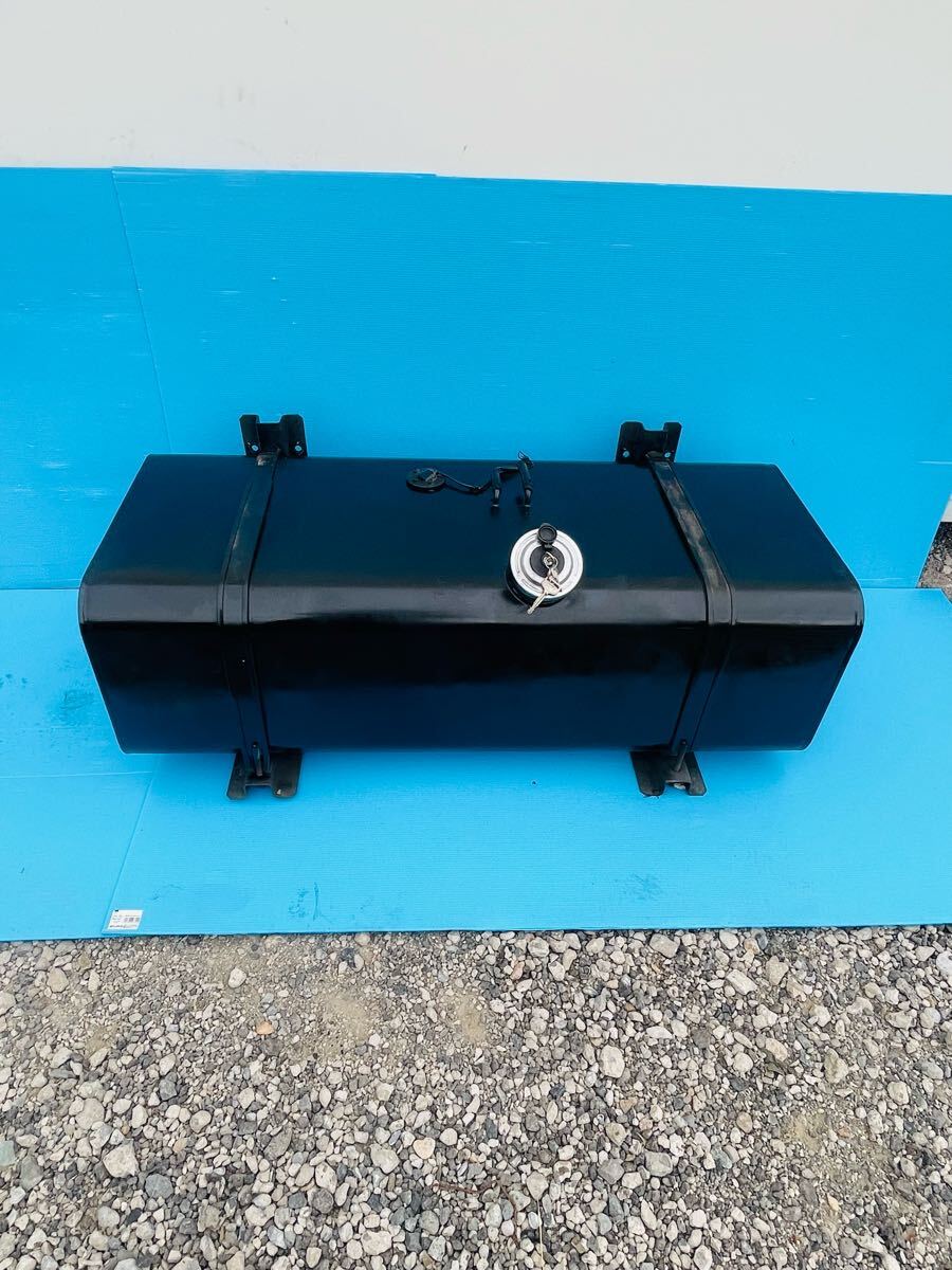 大型 中型 トラック 日野 レンジャー メイン 燃料タンク メイン燃料タンク 250L 250リットル ステー付き Rei4018拍卖