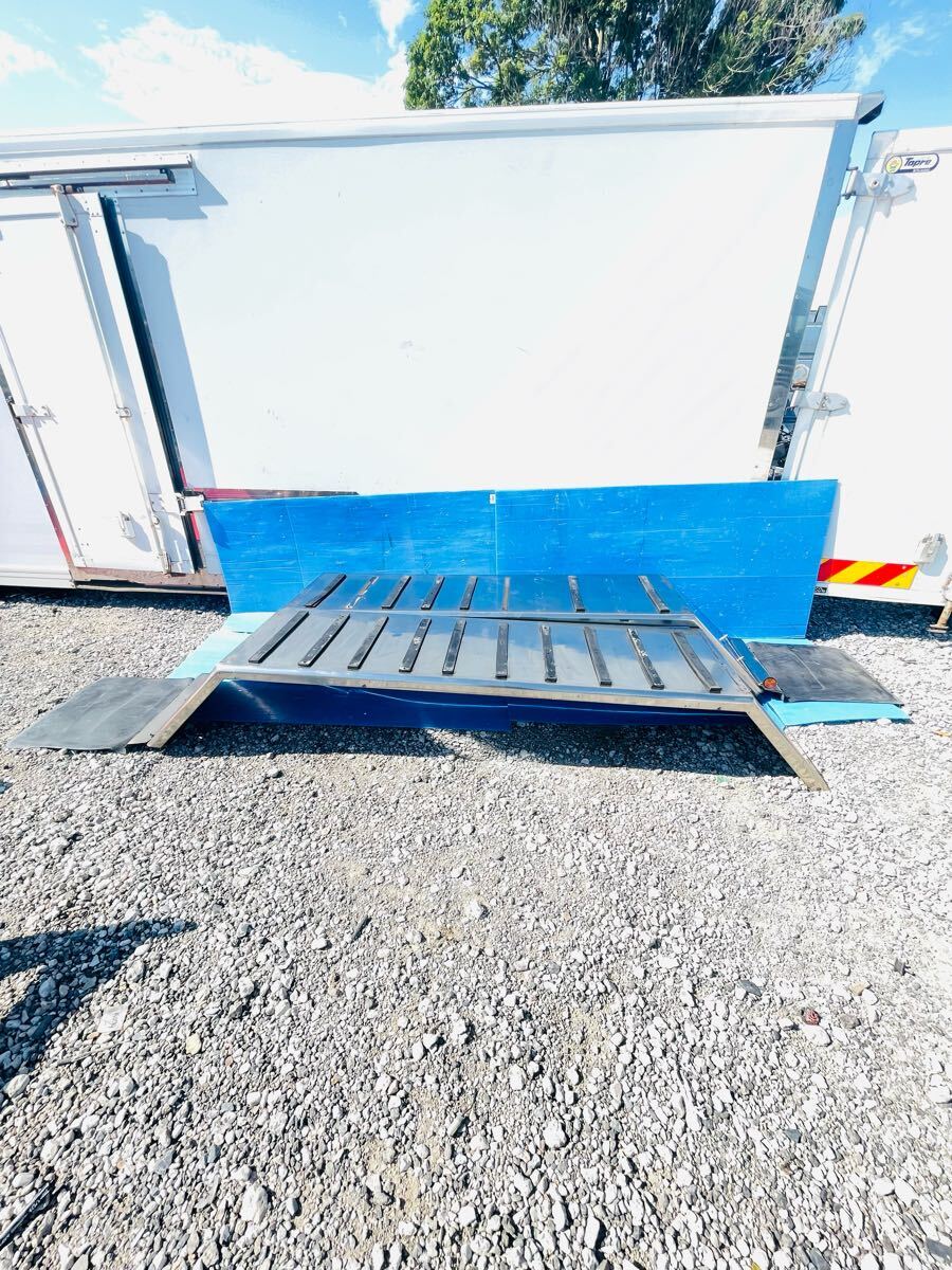 中古美品 純正 大型 ダンプ 泥除け フェンダー 10t ダンプ用 ステンレス ロングフェンダー リア 泥除け 日野 ふそう ギガ Rei4104拍卖