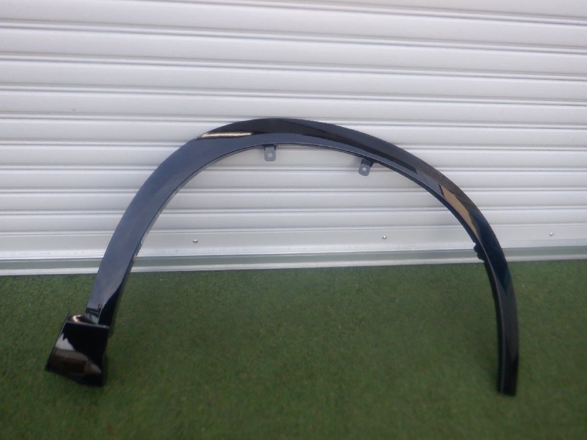 新車外し トヨタ純正 AZSH38W AZSH39W クラウンエステート フェンダーモール トリム 右側 75601-30170 ブラック m-25-7-233拍卖