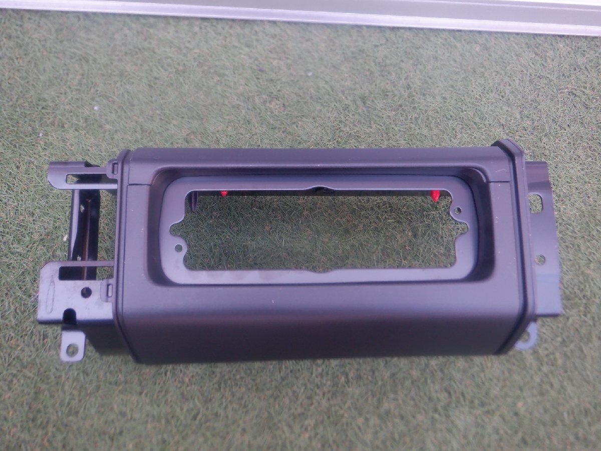 新車外し 純正 3DA- GDJ76W 70 ランクル ランドクルーザー 再販モデル 令和7年モデル リアバンパー テール ブラケット 右側 52901-WY010拍卖