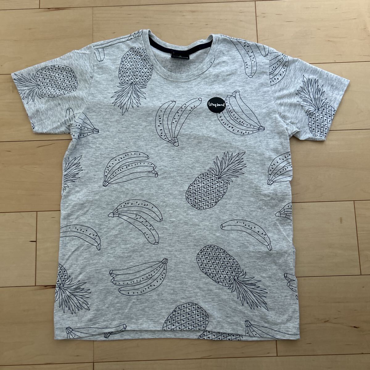 Tシャツ  半袖 半袖Tシャツグレー パイナップル バナナ 総柄 サイズm拍卖