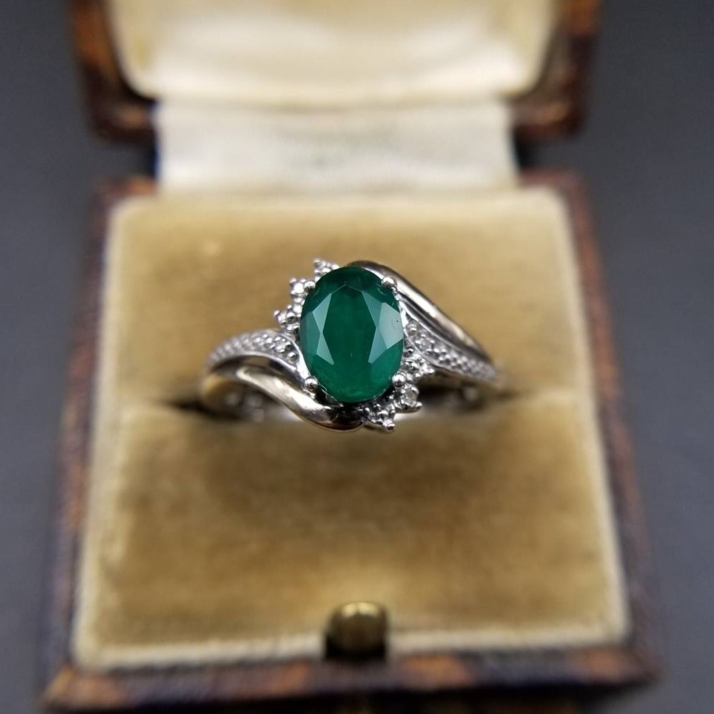 鮮やか グリーンストーン オーバル ウェーブ 挟み ヴィンテージ リング 925 シルバー K10 ゴールド装飾 銀 指輪 上品 エレガント Y23-V拍卖