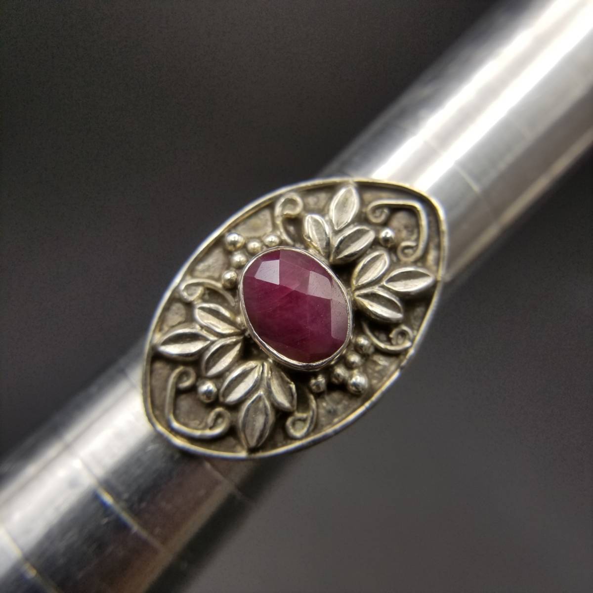 アールヌーヴォー ルビー フラワーアート 925 シルバー ヴィンテージ リング 6g 銀 指輪 可憐 フローラル オーバルトップ 存在感 Y10-R拍卖
