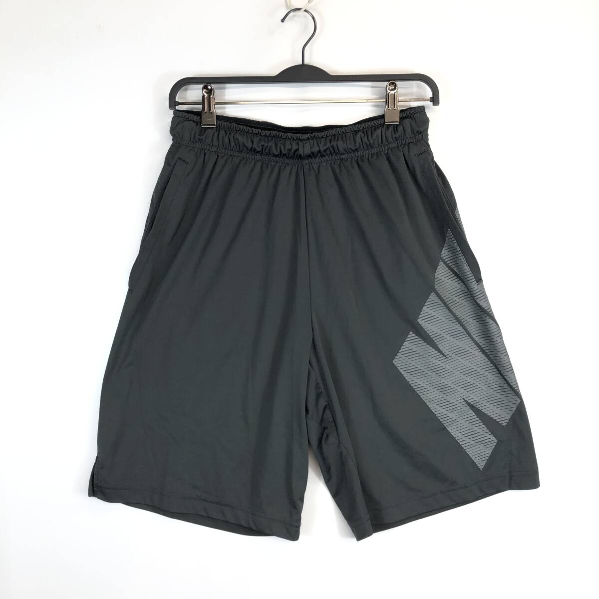 NIKE ナイキ ナイロンハーフパンツ グレー系 メンズLサイズ 742522拍卖