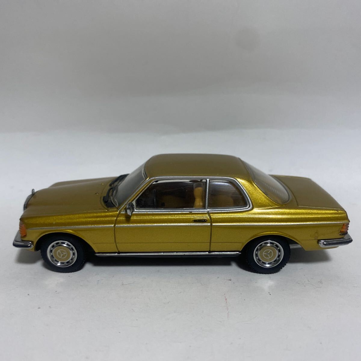 ミニチャンプス Minichamps 1:43 メルセデス Mercedes-Benz W 123 Coupe 280 CE ゴールドメタリック拍卖