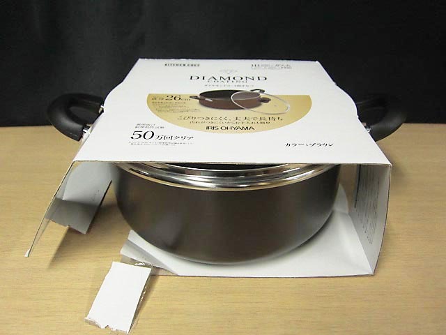 【未使用】アイリスオーヤマ キッチンシェフ ダイヤモンドコート 両手鍋 なべ IH ガス火 対応 直径26cm 【M】拍卖