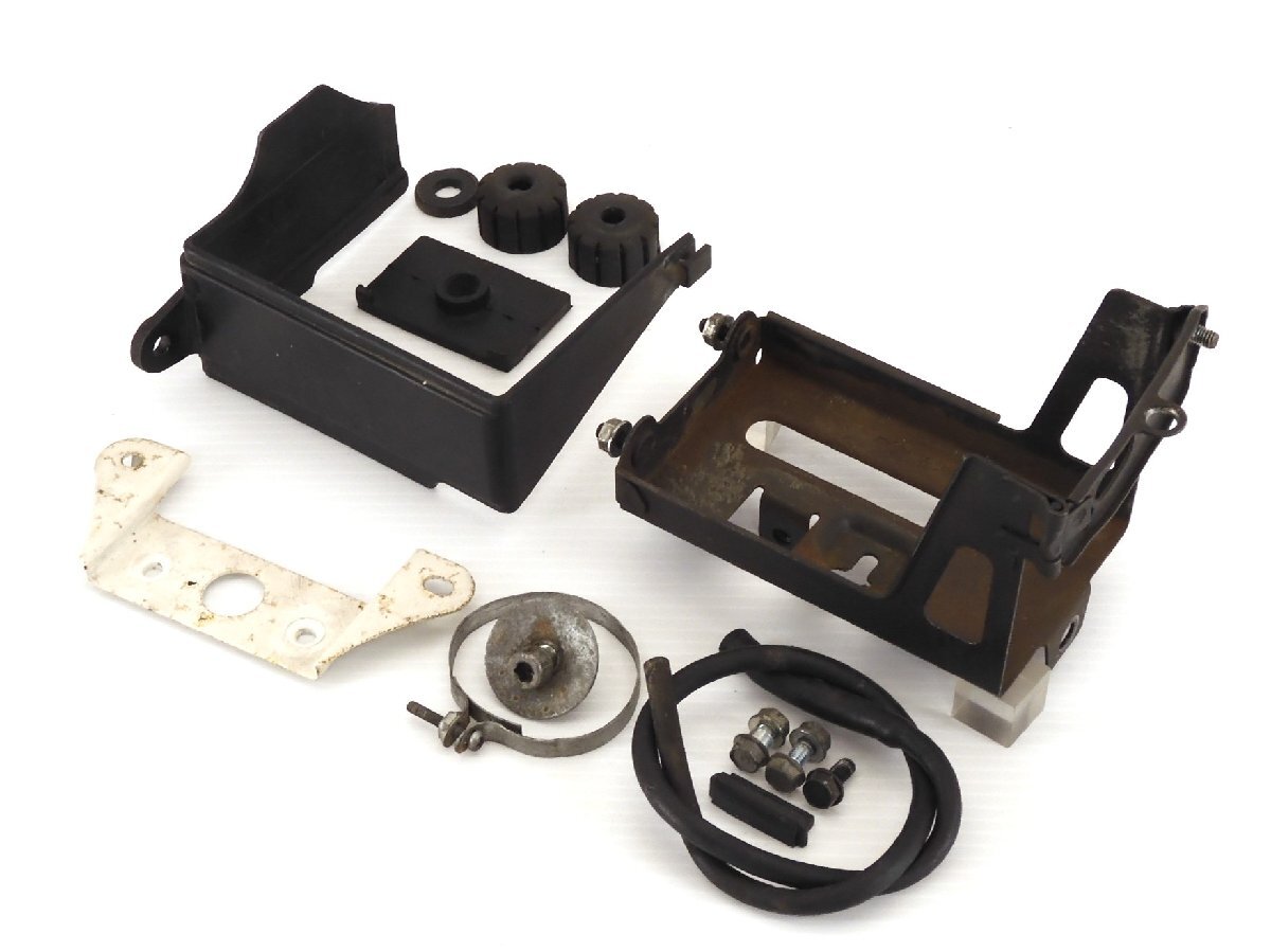 60【評価A】 CBX650P RC13 レア 当時物 実動 バッテリー ボックス ケース ブラケット マウント ステー セット ポリス 白バイ CBX650 CBX750拍卖