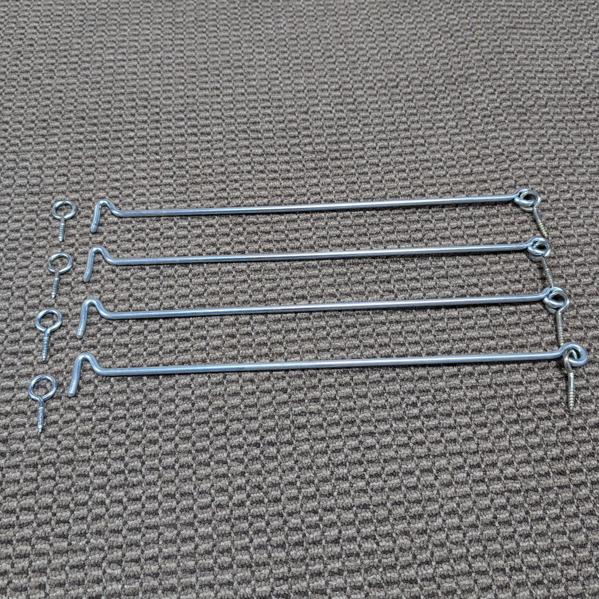ジャンク品/長期保管品/メーカー不明/アオリ止め/鉄/ユニクロ―ム/全長400mmTΦ5.8mm/4本セット/地震対策、掛金、防犯金物拍卖