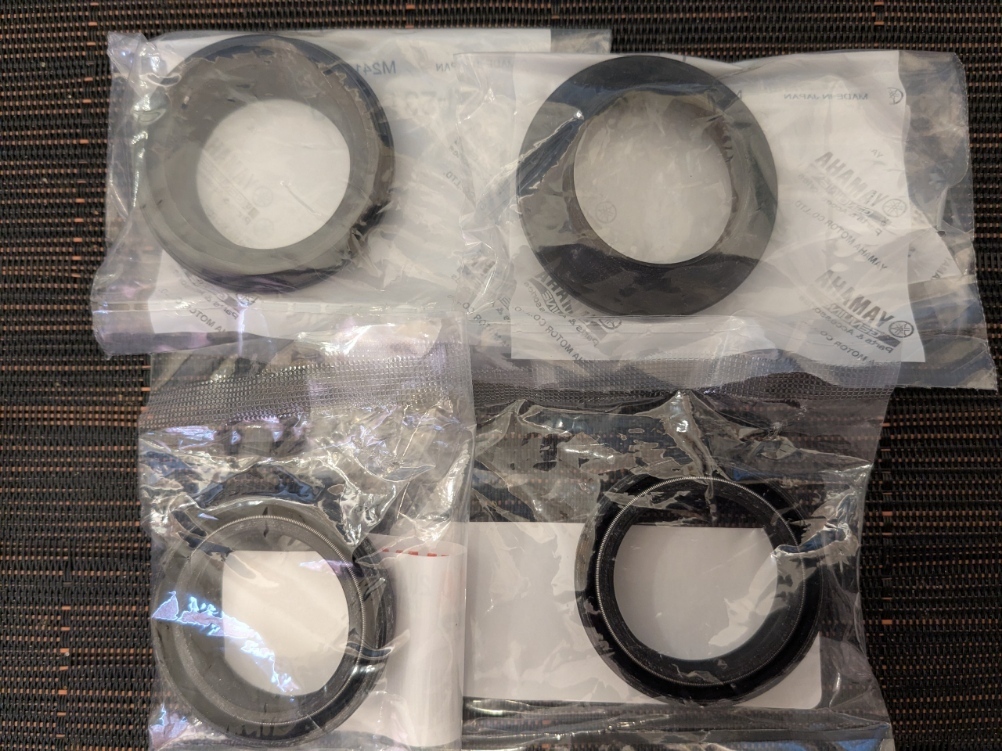 【純正】SRX250 / SDR200用 フロントフォークのオイルシールセット【新品】拍卖