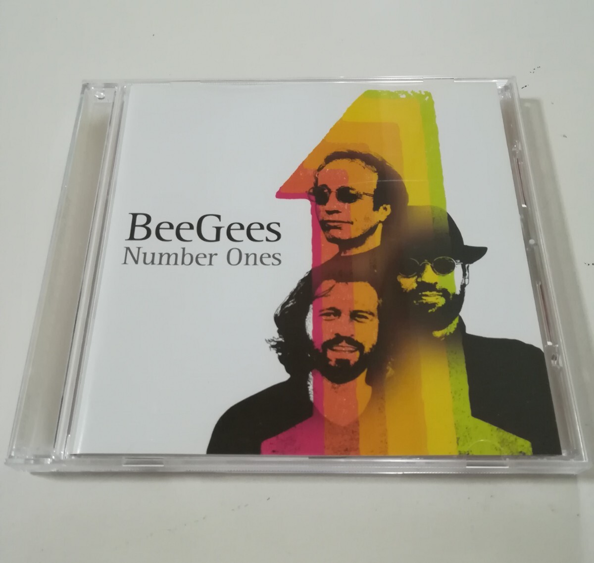 中古 国内CD ビージーズ Number Ones マサチューセッツ ステイン・アライヴ 恋のナイト・フィーバー 哀愁のラジティ 愛はきらめきの中に拍卖