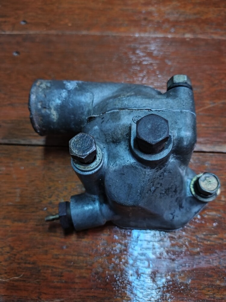 L型・L6エンジン用☆サーモブラケットと構成品一式 2穴タイプUSED 600円送拍卖