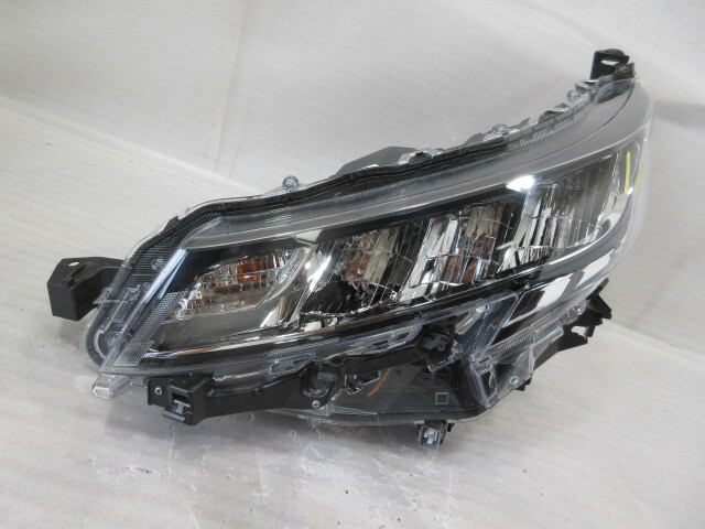 トヨタ ノア ZWR90W/MZRA90W 純正 LED 左 ヘッドライト拍卖