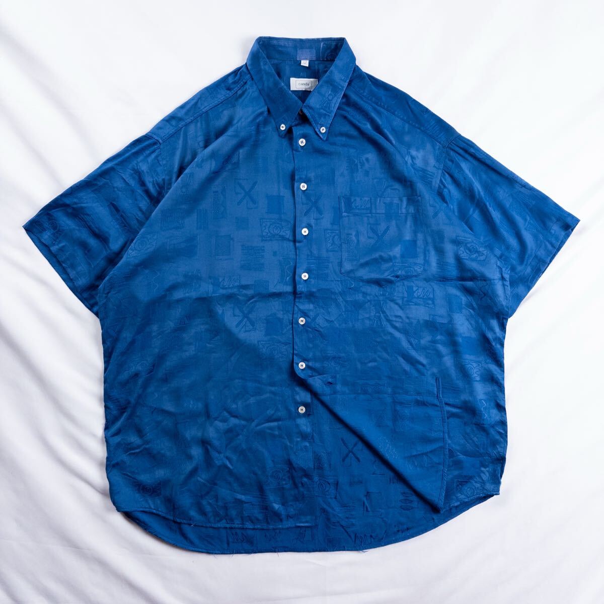 Euro Vintage 80-90s canda ボタンダウン 光沢 刺繍 立体 アート 抽象 ポップ レトロ 透かし柄 ブルー 青 総柄シャツ ポリシャツ拍卖