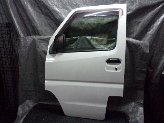 【2696】ミニキャブ U61V 2005年式 3G83 W09 ホワイト 左フロントドア 左前ドア 助手席ドア 5700A215拍卖