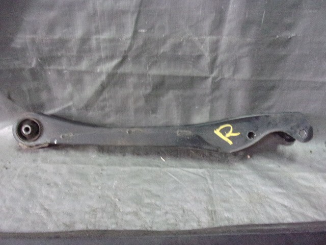 【2696】ミニキャブ U61V 2005年式 3G83 右リアトレーディングアーム MR455828 棚P3-3拍卖