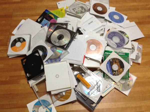 ☆箱売☆ PC用ソフトCD/DVDいろいろ @ダンボール詰め合わせ@拍卖