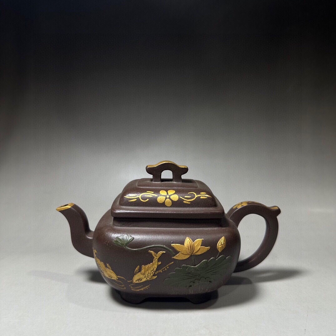 TM7#4102【3.1】人間国宝 中国骨董 紫砂壺【金紫砂壷の逸品です】磁器 工芸品 陶芸 精美彫 置物 收藏品 伝世家珍拍卖
