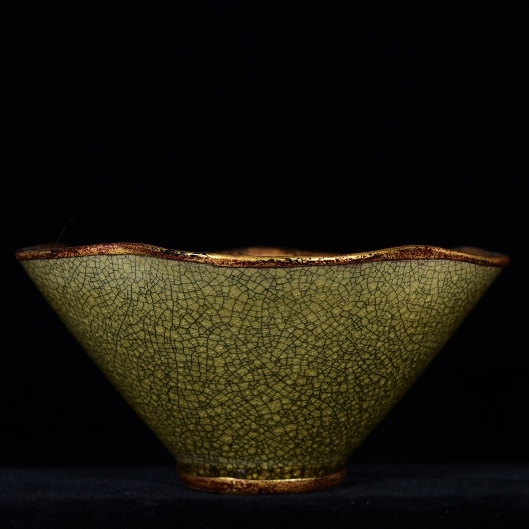 TM7#4565【3.1】中国骨董 人間国宝 磁器【竜泉窯包金口碗】工芸品 施釉陶 青花磁 陶芸 精美彫 置物 收藏品 拍卖