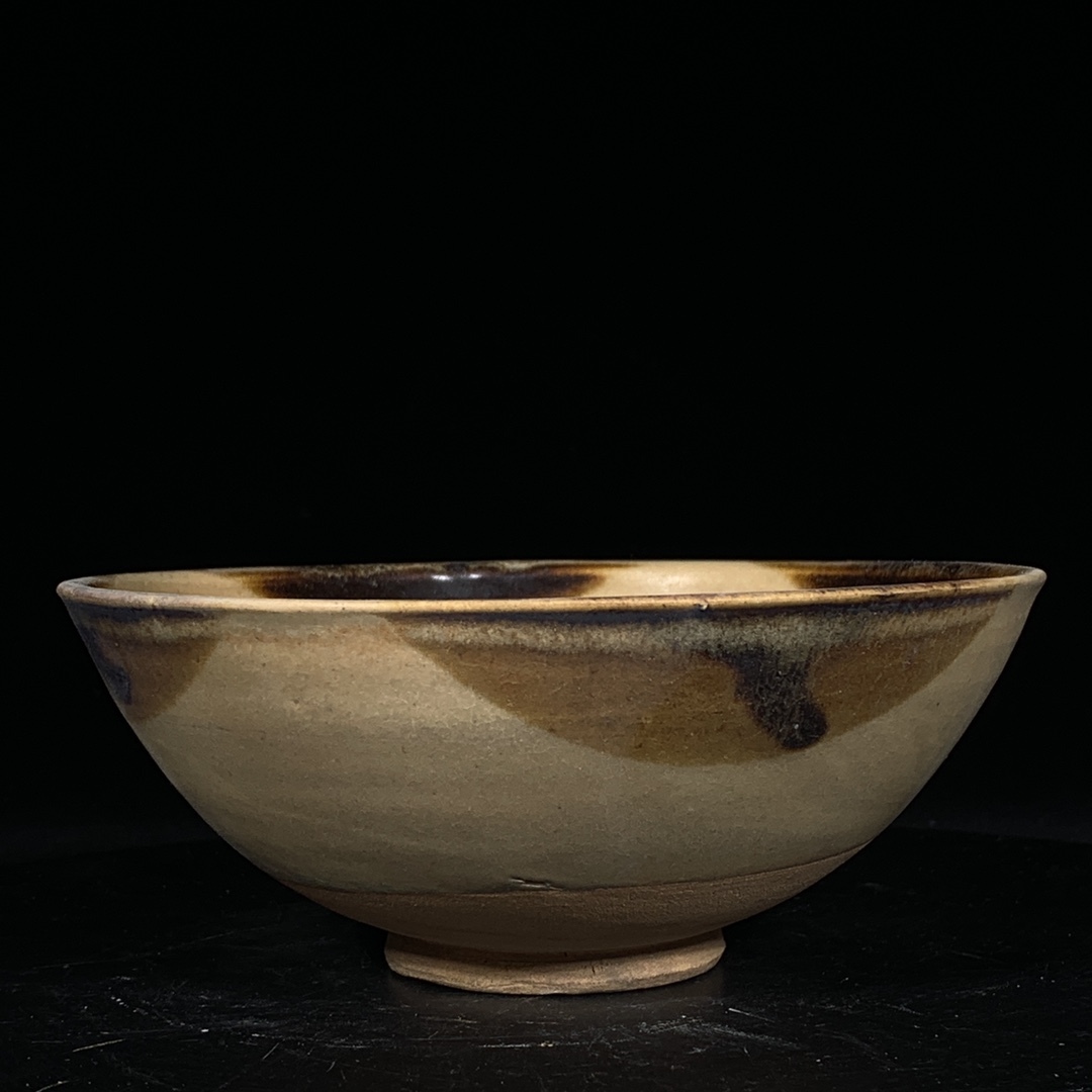 TM7#4577【3.1】中国骨董 人間国宝 磁器【長沙窯花鳥紋碗です】工芸品 施釉陶 青花磁 陶芸 精美彫 置物 收藏品 拍卖