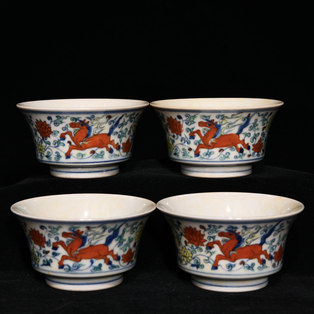 TM7#4585【3.1】中国骨董 人間国宝 磁器【明成化斗彩天馬紋杯】工芸品 施釉陶 青花磁 陶芸 精美彫 置物 收藏品 拍卖