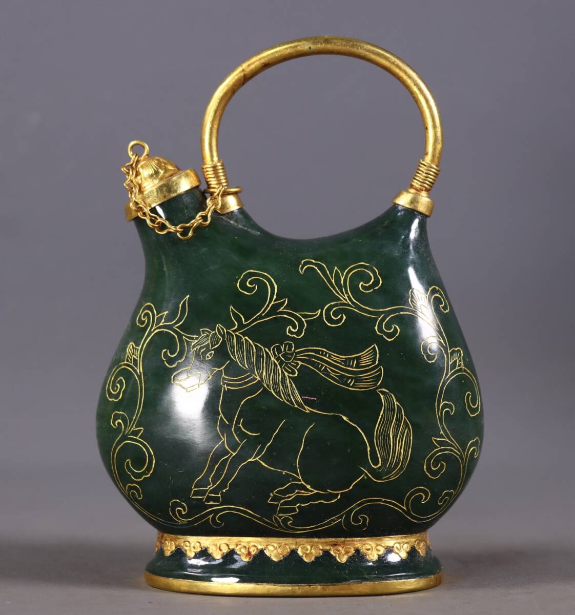 TM7#4582【3.1】人間国宝 中国骨董 和田玉 玉石 印章 彫刻品【絶品旧蔵和田碧玉包金馬壺】 時代物 本物 珍品旧蔵 伝世家珍拍卖