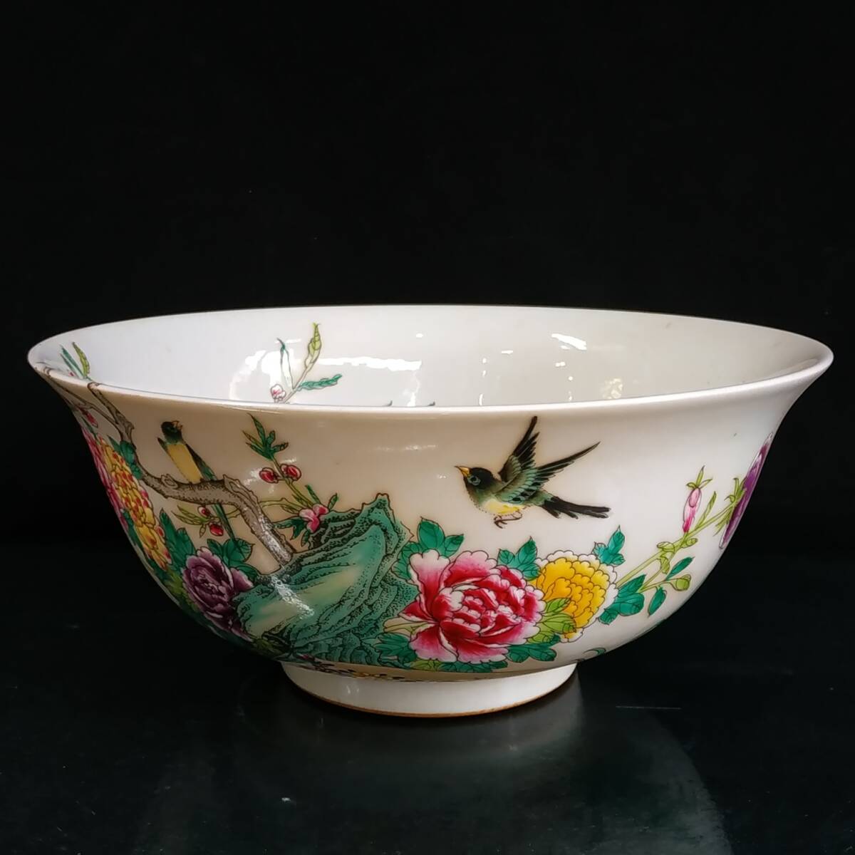 TM7#5106【3.1】中国骨董 人間国宝 磁器【清雍正粉彩手画花鳥過墻碗】工芸品 施釉陶 青花磁 陶芸 精美彫 置物 收藏品 拍卖