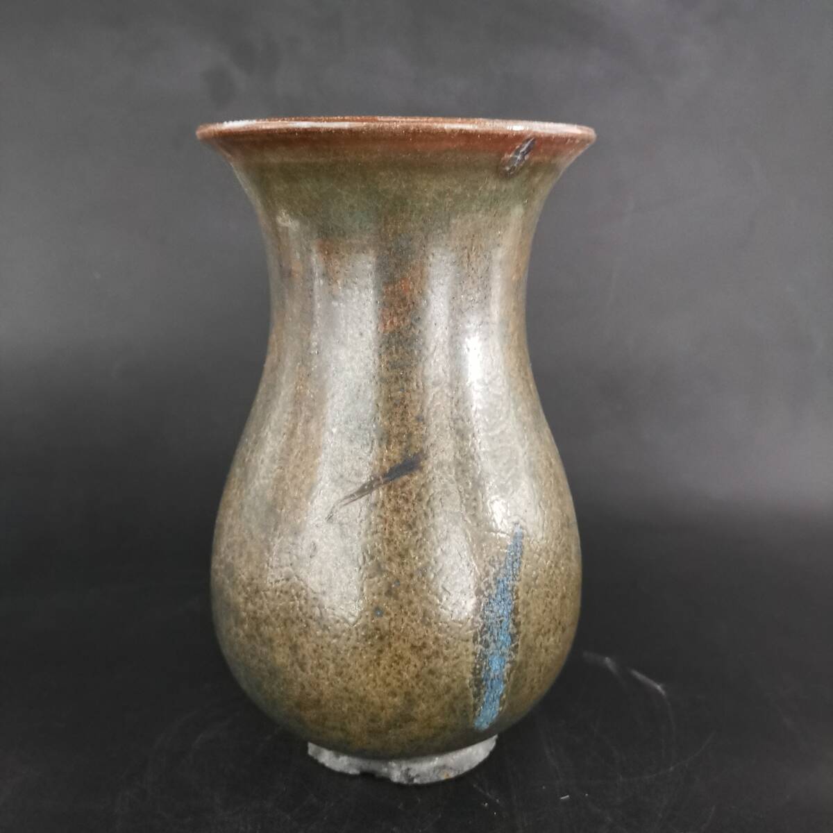 A061【3.1】中国骨董 人間国宝 磁器【間一髪の薪焼きです】工芸品 施釉陶 青花磁 陶芸 精美彫 置物 收藏品 拍卖